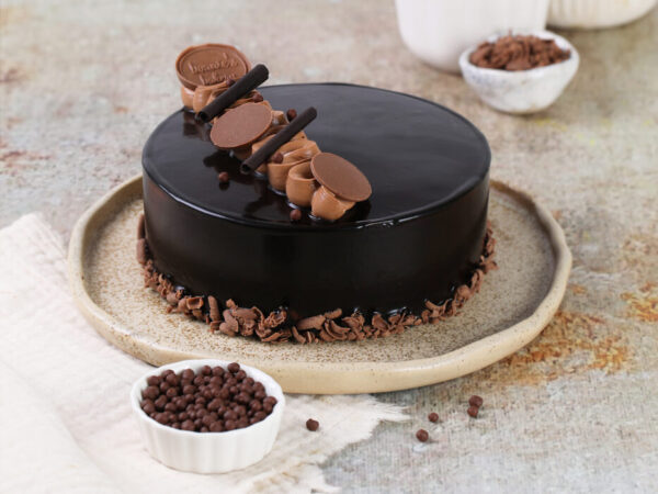CHOCOLATE DIVINE CAKE