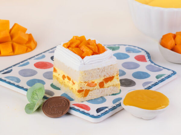 FRESH CREAM MANGO PASTRY